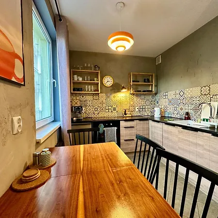 Momoapart - By Kromera